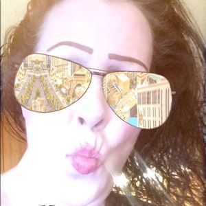 Meet your Posher, Lori